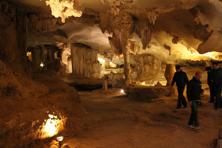 Thien Canh Son Cave Halong