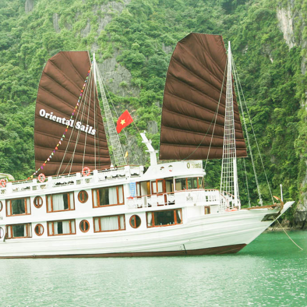 Oriental Sails vs Calypso Cruiser