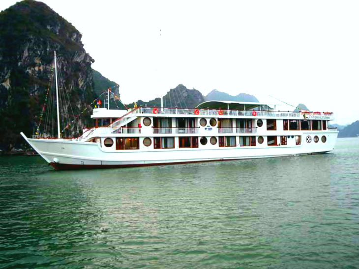 experience the mysterious beauty of Lan Ha Bay on Calypso cruises